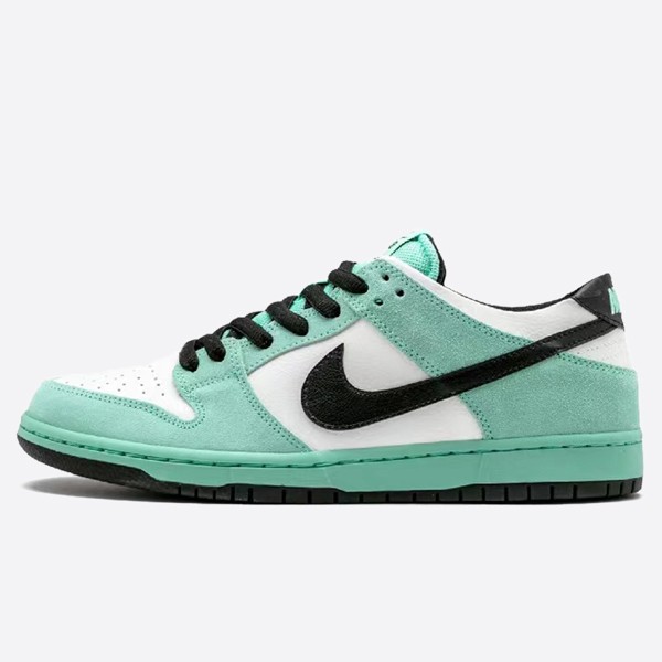 Nike SB Dunk Low PRO 