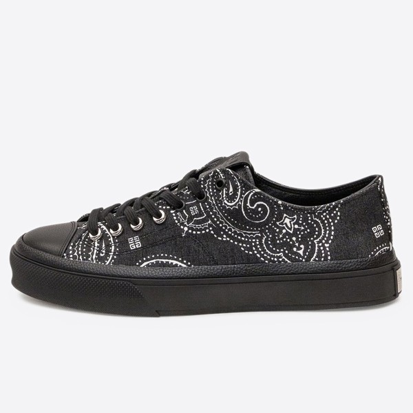 Givenchy City Bandana Print Low-Top Sneakers BH0050H0ZE