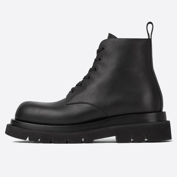 Bottega Veneta Lug Lace-Up Ankle Boots, Black, 232798M255001